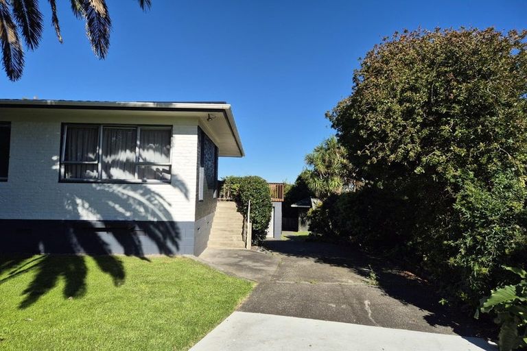 Photo of property in 27 Amorino Drive, Red Beach, 0932