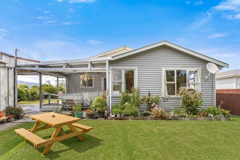 Photo of property in 79 Brougham Street, Westport, 7825