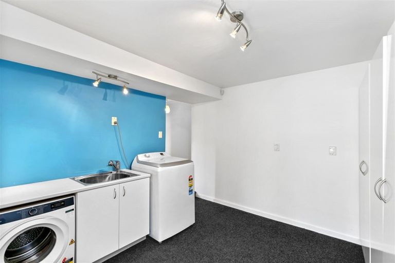 Photo of property in 12 Moana Road, Kelburn, Wellington, 6012