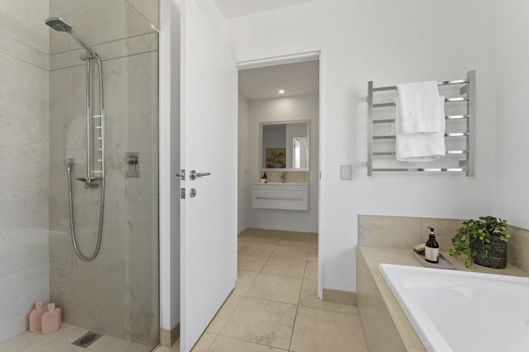 Photo of property in 21 De Bettencor Place, Mount Pisa, Cromwell, 9383