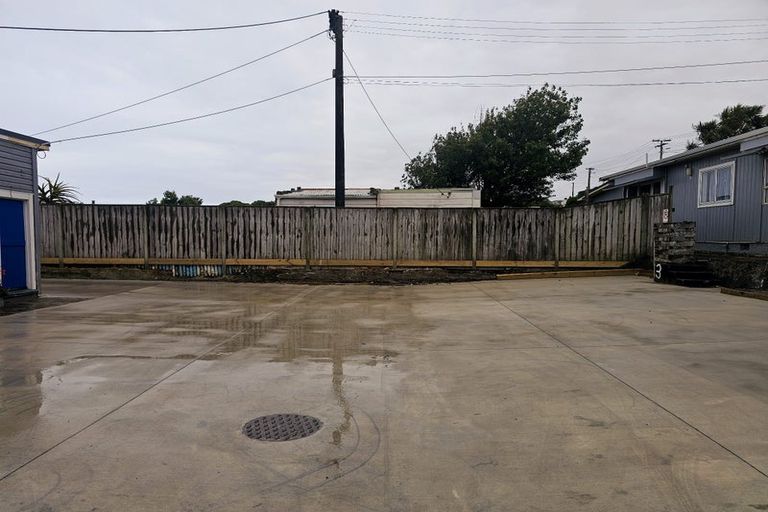 Photo of property in 60 Seafront Road, Castlecliff, Whanganui, 4501