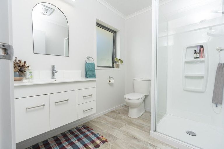 Photo of property in 33 Ngapuke Lane, Parua Bay, Onerahi, 0192