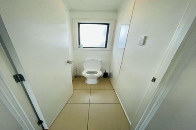 Photo of property in 17 Montego Place, Weymouth, Auckland, 2103