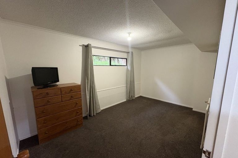 Photo of property in 4b Spencer Place, Merrilands, New Plymouth, 4312