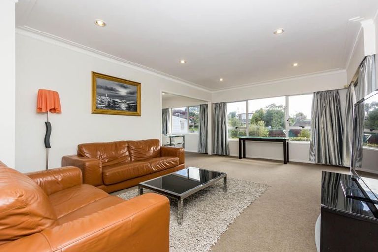 Photo of property in 36 Cron Avenue, Te Atatu South, Auckland, 0610