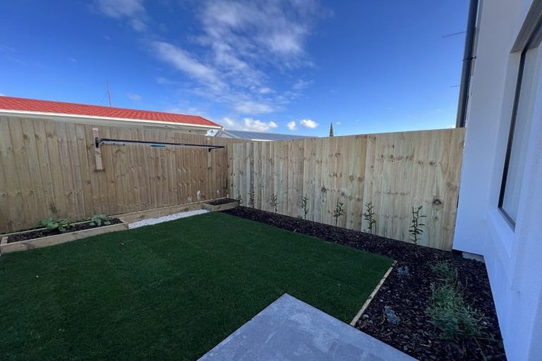 Photo of property in 2/16 Rutherford Street, Woolston, Christchurch, 8023