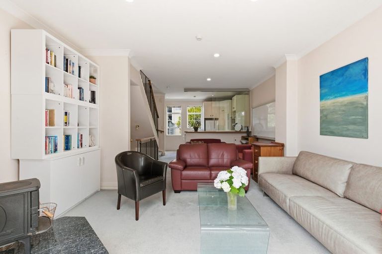 Photo of property in 58 Pipitea Street, Thorndon, Wellington, 6011