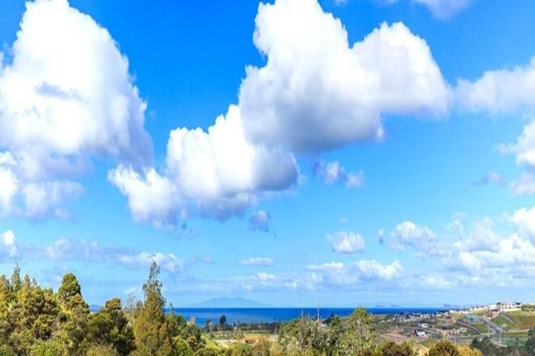 Photo of property in 92 Vaughans Road, Long Bay, Auckland, 0792