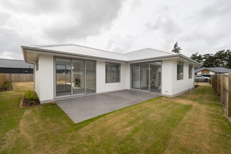 Photo of property in 8 Jag Way, Tinwald, Ashburton, 7700