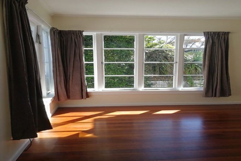 Photo of property in 29 Tamaki Bay Drive, Pakuranga, Auckland, 2010