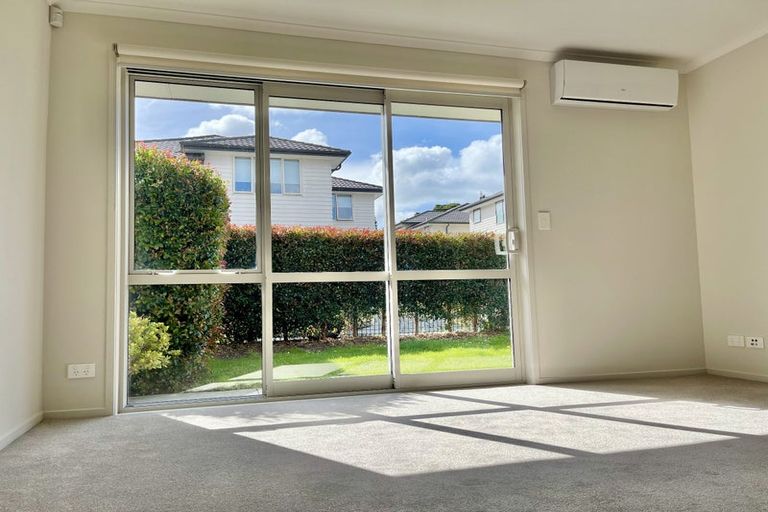 Photo of property in 18 Akeake Lane, Manurewa, Auckland, 2102