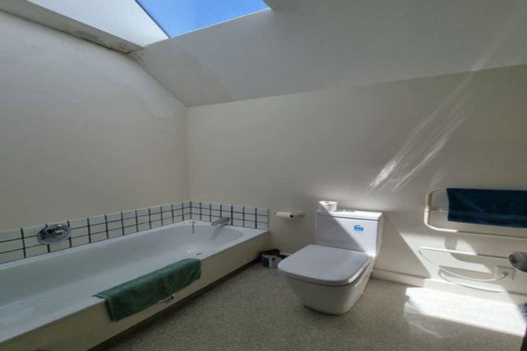 Photo of property in 19 Fitzherbert Terrace, Thorndon, Wellington, 6011