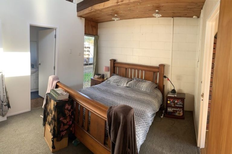 Photo of property in 56 Archibald Road, Kelston, Auckland, 0602