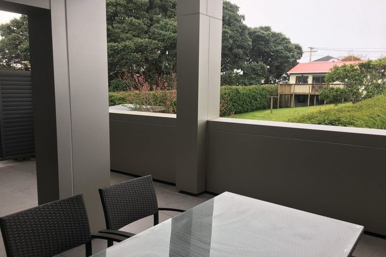 Photo of property in Paramount Apartments, 11/281 Maunganui Road, Mount Maunganui, 3116