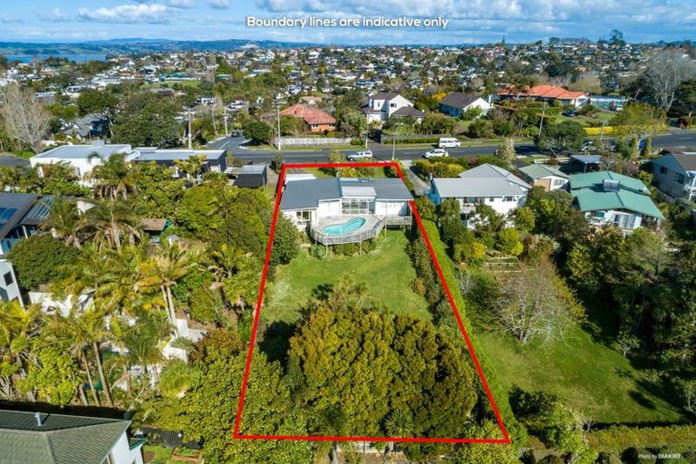 Photo of property in 156 Bleakhouse Road, Mellons Bay, Auckland, 2014