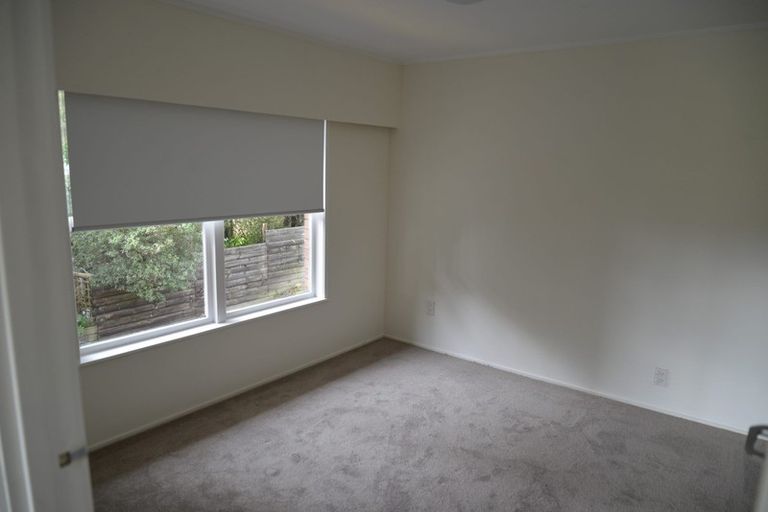 Photo of property in 2/21 Waverley Avenue, Glenfield, Auckland, 0629