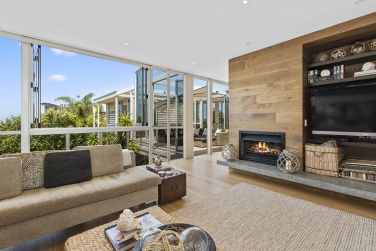 Photo of property in 25 Lagoon Way, Omaha, 0986