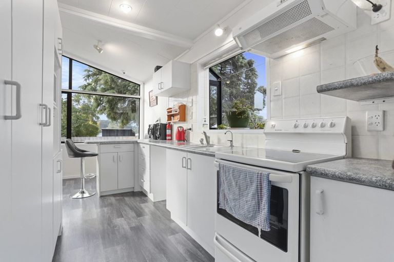 Photo of property in 7a Taioma Crescent, Te Atatu Peninsula, Auckland, 0610