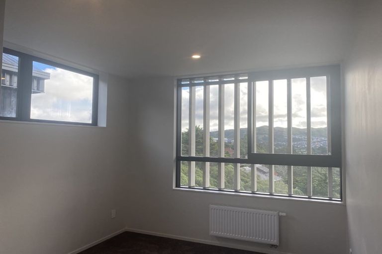 Photo of property in 5/6 Bushland Grove, Paparangi, Wellington, 6037