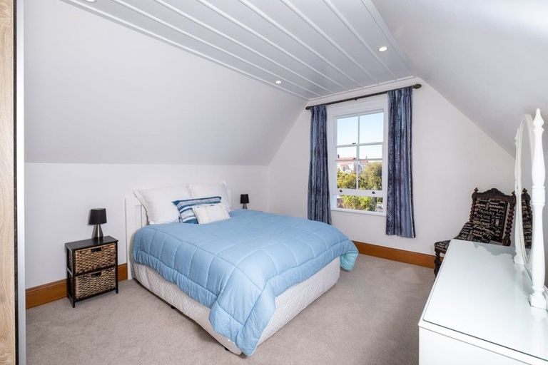 Photo of property in 14 Cameron Road, Bluff Hill, Napier, 4110