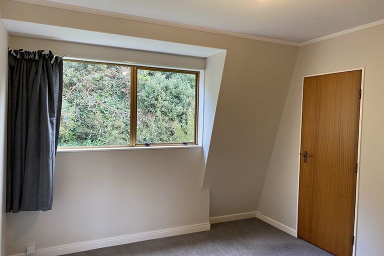 Photo of property in 95 Churton Drive, Churton Park, Wellington, 6037