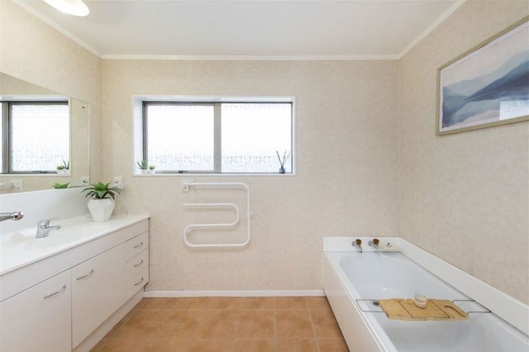 Photo of property in 80 John F Kennedy Drive, Milson, Palmerston North, 4414