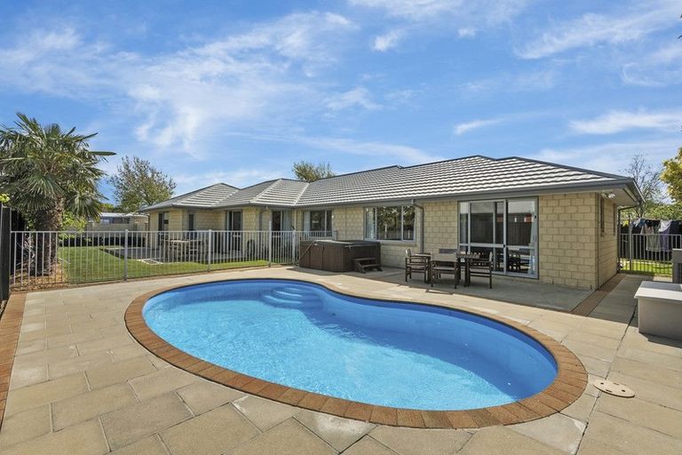 Photo of property in 40 Country Palms Drive, Halswell, Christchurch, 8025