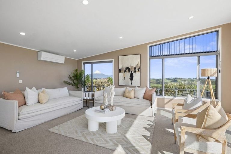 Photo of property in 100 Elsham Road, Lepperton, New Plymouth, 4373