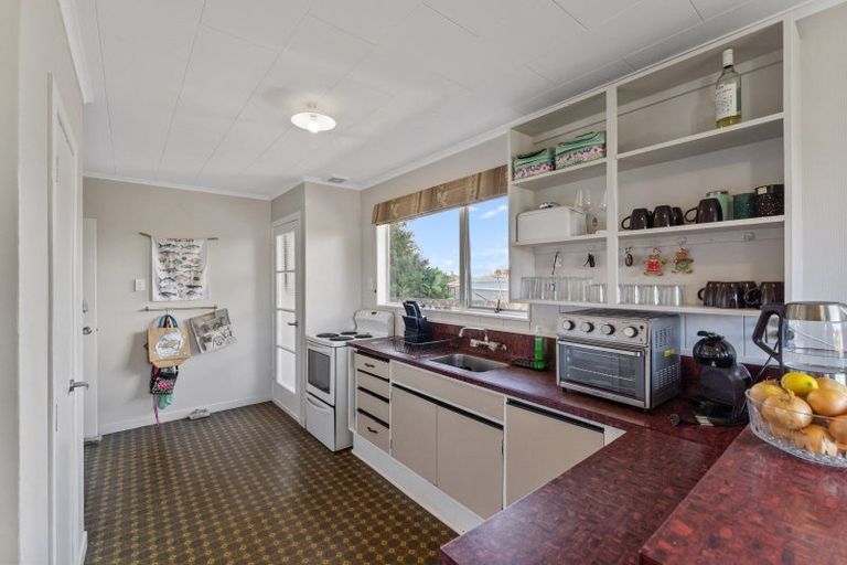 Photo of property in 6 Yates Street, Otaki Beach, Otaki, 5512