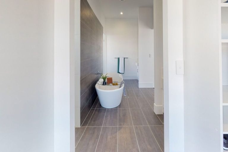 Photo of property in 1a Manor Park, Sunnyhills, Auckland, 2010