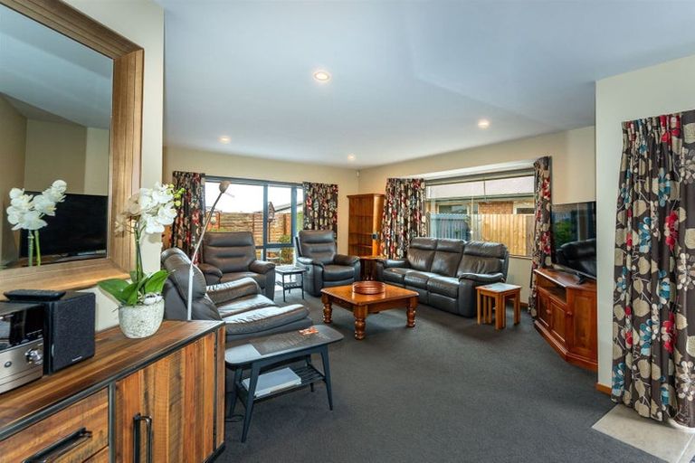 Photo of property in 9 Blue Gum Place, New Brighton, Christchurch, 8083