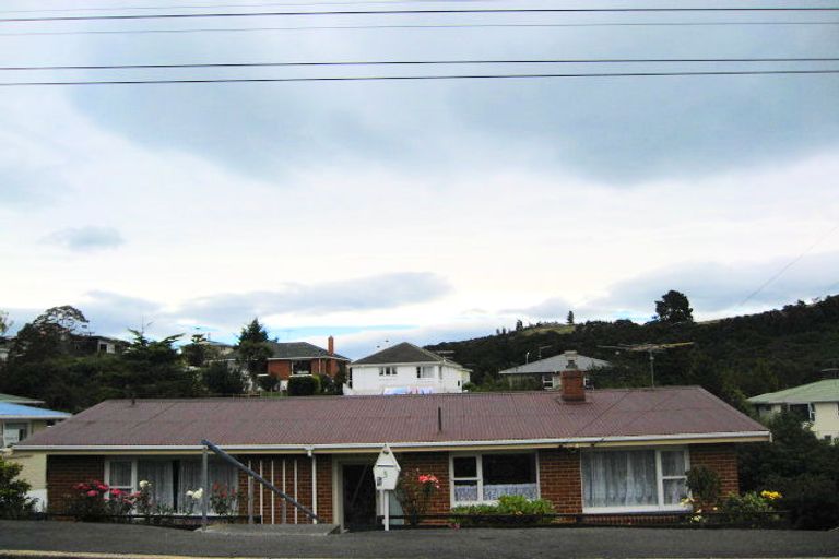Photo of property in 3 Martin Road, Fairfield, Dunedin, 9018