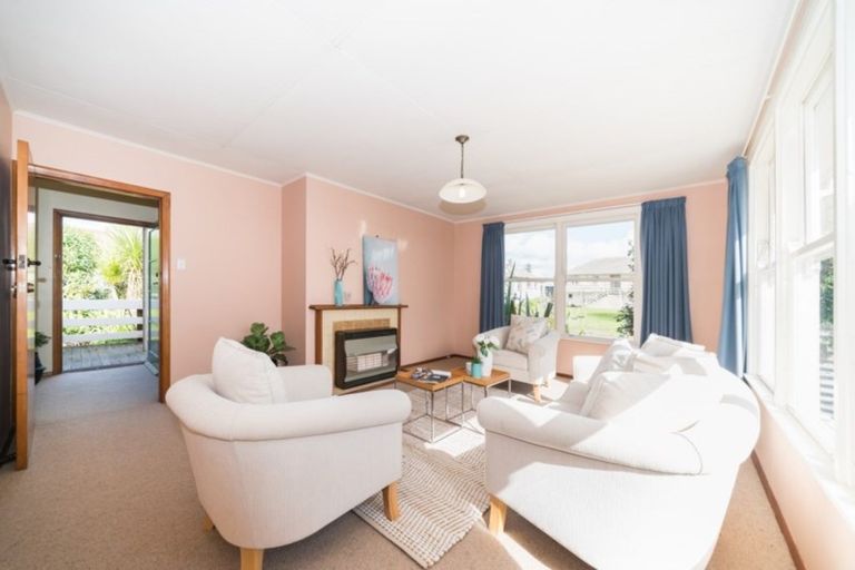 Photo of property in 22 Ashford Avenue, Hokowhitu, Palmerston North, 4410