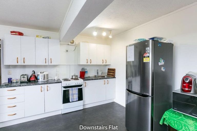 Photo of property in 28 Jane Grove, Paparangi, Wellington, 6037