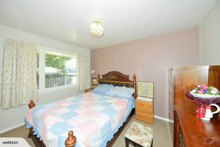 Photo of property in 25 Sevenoaks Drive, Bryndwr, Christchurch, 8053