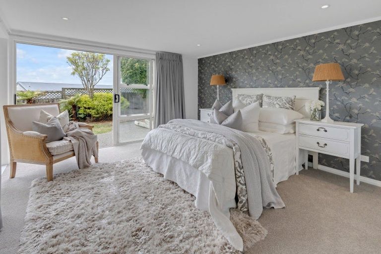 Photo of property in 2/40 Cook Street, Howick, Auckland, 2014