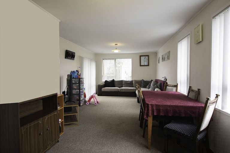 Photo of property in 4 Adel Place, Weymouth, Auckland, 2103