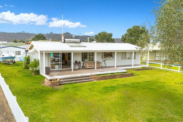 Photo of property in 7 Endeavour Close, Whitianga, 3510