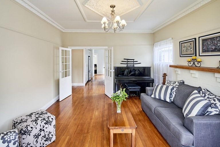 Photo of property in 19 Norton Park Avenue, Fairfield, Lower Hutt, 5011