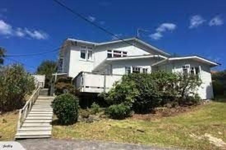Photo of property in 22 Philson Terrace, Browns Bay, Auckland, 0630