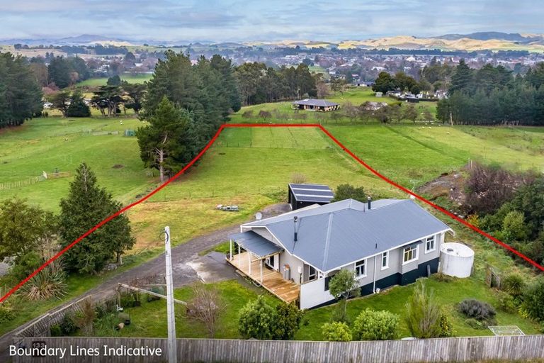 Photo of property in 133 Adelaide Road, Dannevirke, 4930