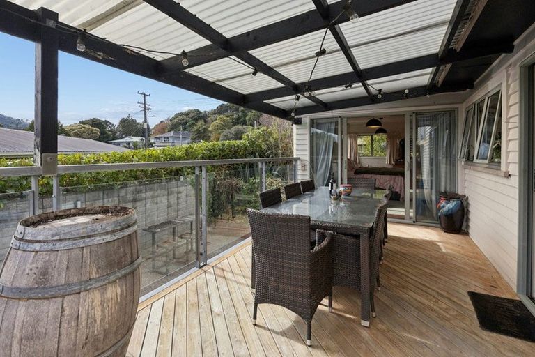 Photo of property in 3 Grendon Road, Titirangi, Auckland, 0604