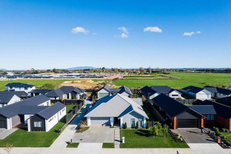 Photo of property in 27c Isobel Hodgson Drive, Cambridge, 3434