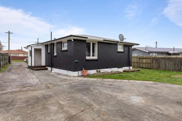 Photo of property in 15 Sunrise Avenue, Owhata, Rotorua, 3010