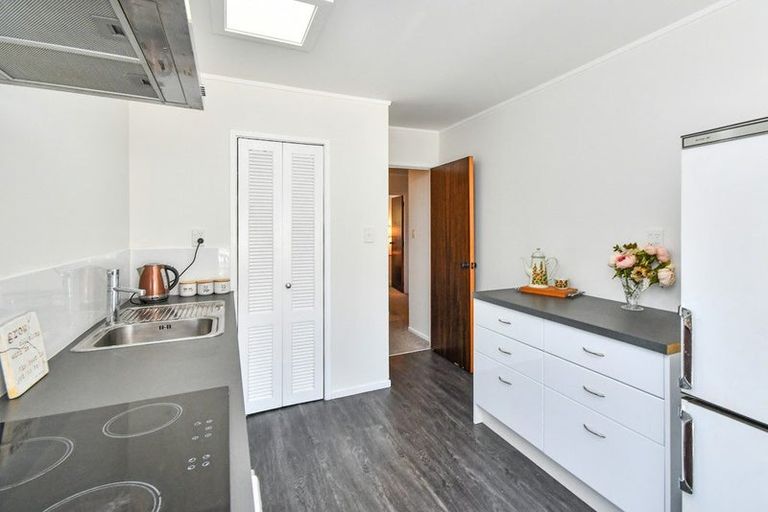 Photo of property in 2/2 Grande Vue Road, Papatoetoe, Auckland, 2025