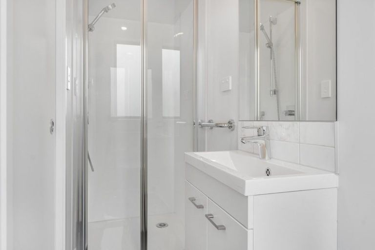 Photo of property in 66d Royal View Road, Te Atatu South, Auckland, 0610