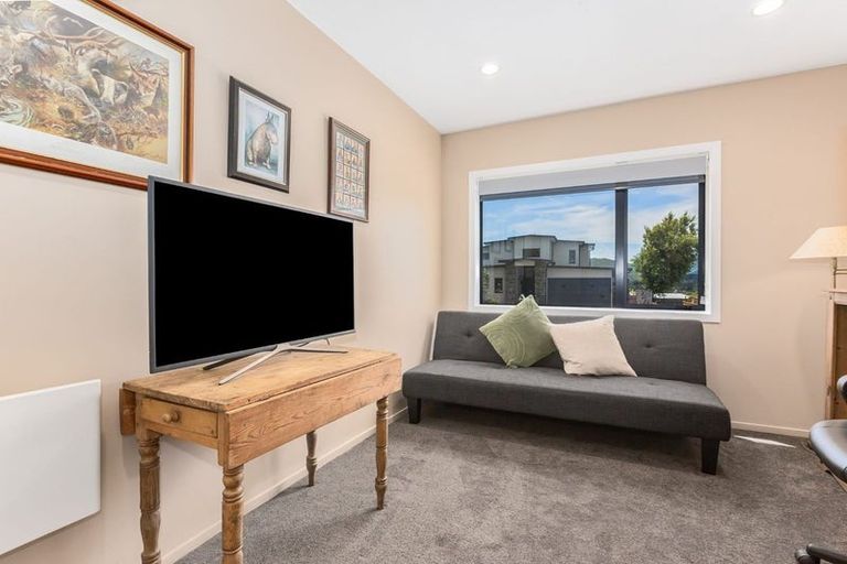 Photo of property in 8 Bowsprit Way, Whitby, Porirua, 5024