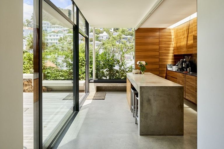 Photo of property in 8 Mcfarlane Street, Mount Victoria, Wellington, 6011