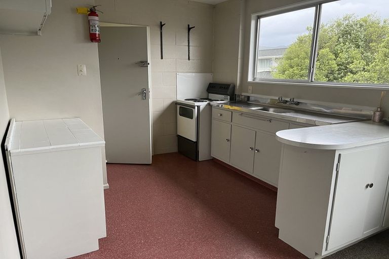 Photo of property in 1/158 Kings Crescent, Hutt Central, Lower Hutt, 5010