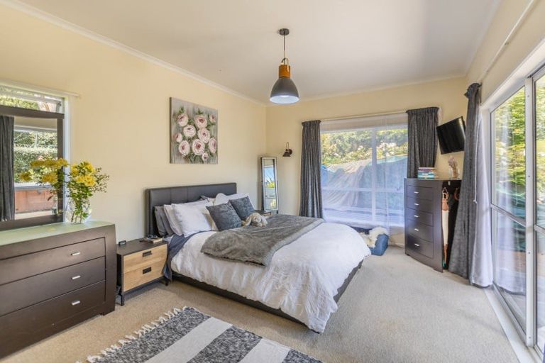 Photo of property in 20 Domain Road, Waipawa, 4210